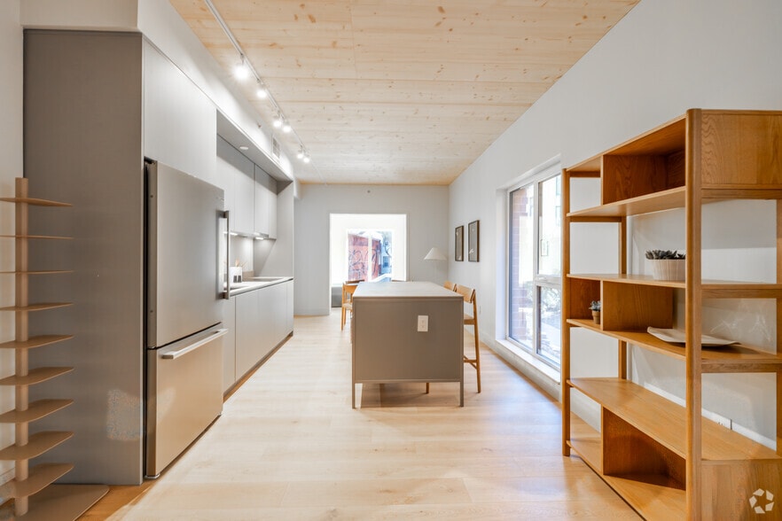 More Photos Of 517 W Main St, Madison Apartments For Lease