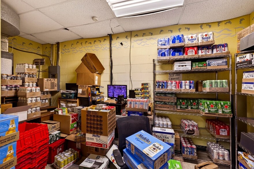 More Photos Of 6118 W Jim Bilton Blvd, Saint George Convenience Store For Sale