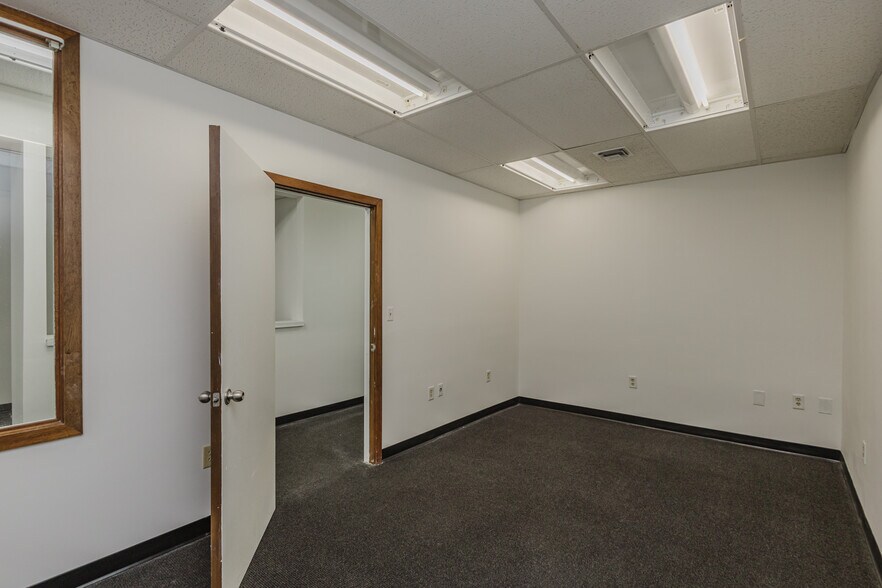 More Photos Of 724 N Main St, Newton Storefront For Sale