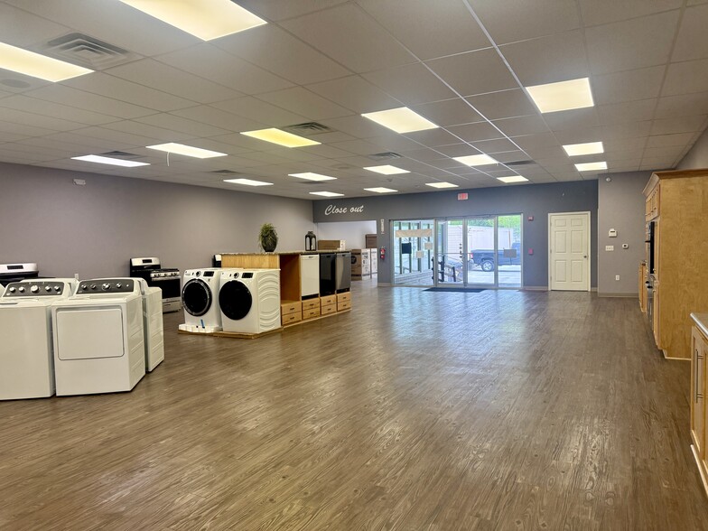 More Photos Of , Raytown General Retail For Sale