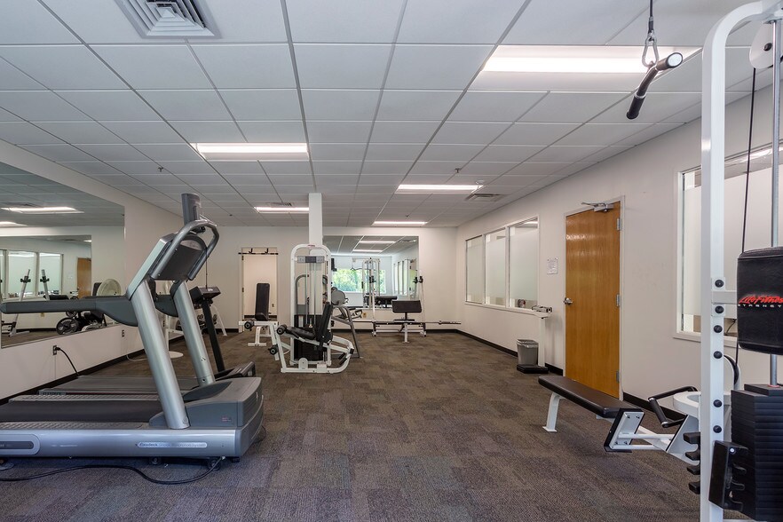 More Photos Of 295 Foster St, Littleton Flex For Lease