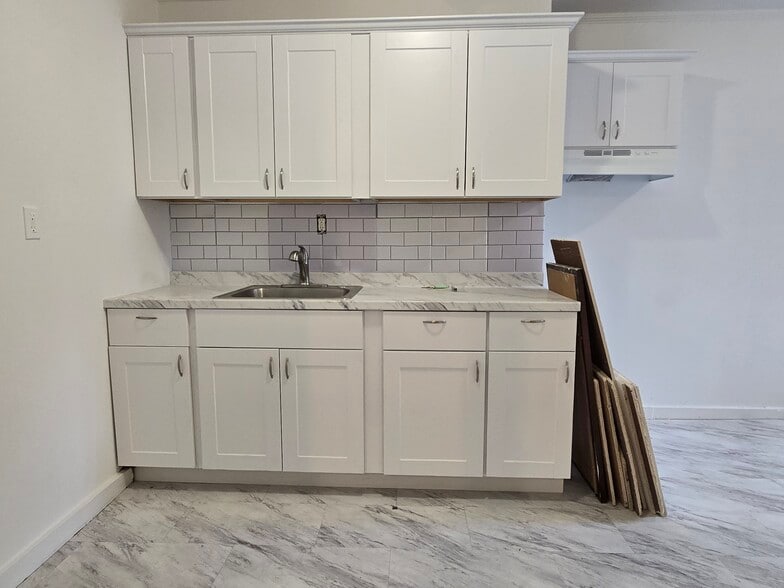 More Photos Of 232 Stuyvesant Ave, Lyndhurst Storefront Retail Residential For Sale