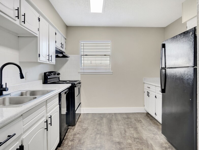 More Photos Of 605 Higdon Ferry Rd, Hot Springs Apartments For Sale