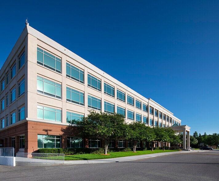 More Photos Of 3620 Queen Palm Dr, Tampa Loft Creative Space For Lease