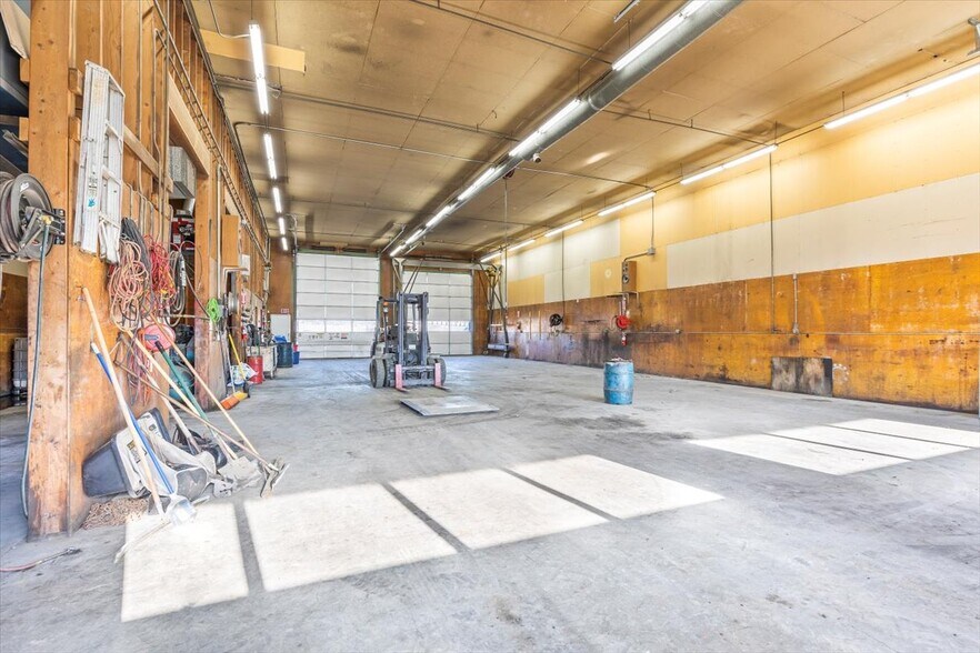 More Photos Of 10906 Hackett Rd, Yakima Industrial For Sale