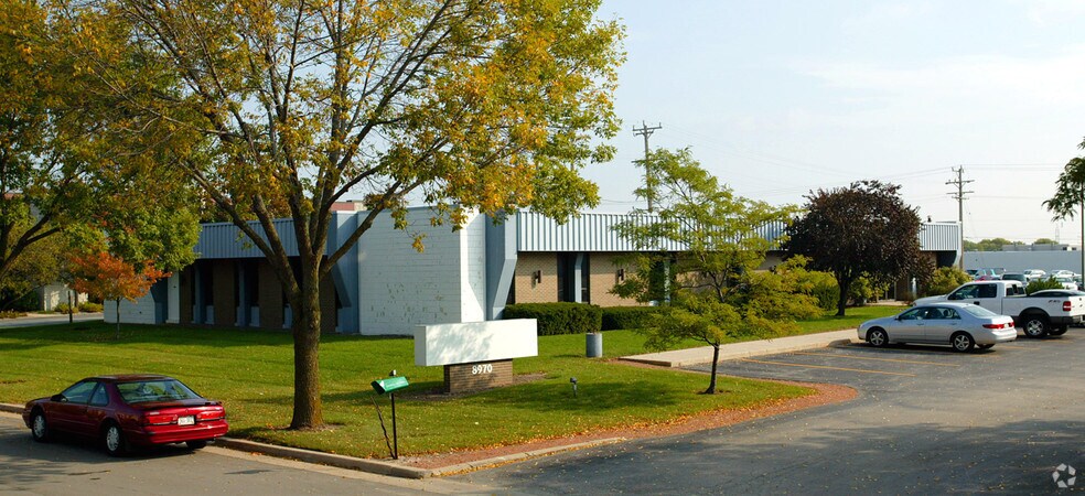 More Photos Of 8970 N 55th St, Milwaukee Office For Lease