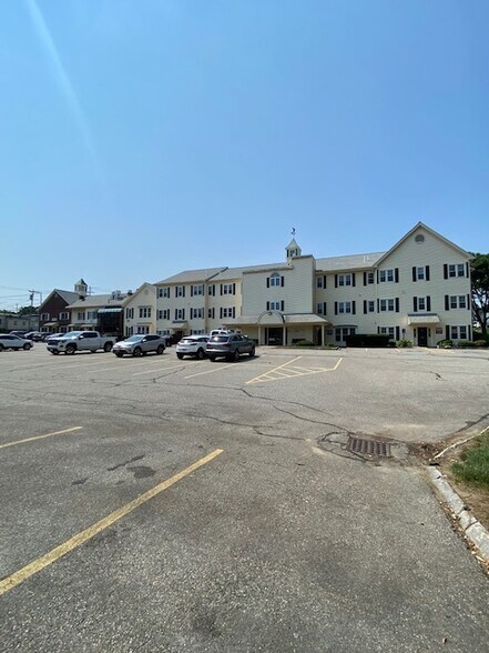 More Photos Of 2-18 Vinal Sq, Chelmsford Office For Sale