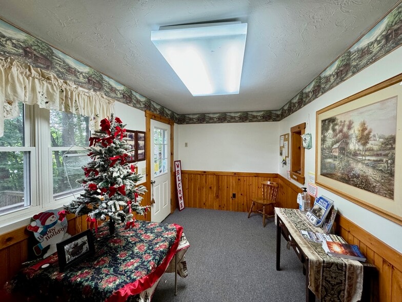 More Photos Of 382 Water St, Guilford Hotel For Sale