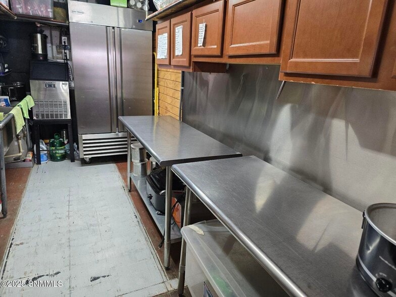 More Photos Of 990 Quesenberry St, Las Cruces Sports And Entertainment For Lease