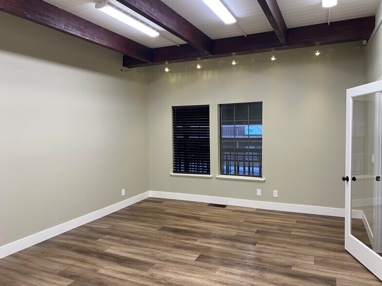 More Photos Of 924 Incline Way, Incline Village Office For Lease