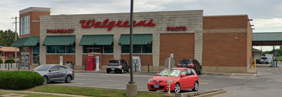 More Photos Of 4 S Commercial St, Harrisburg General Retail For Sale