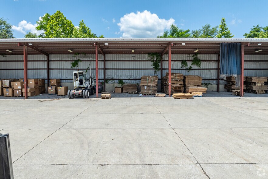More Photos Of 800-810 Central Ave, Linthicum Warehouse For Sale