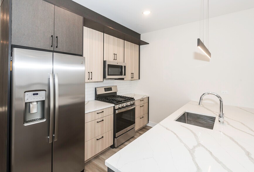 More Photos Of 3762 S Indiana Ave, Chicago Apartments For Sale