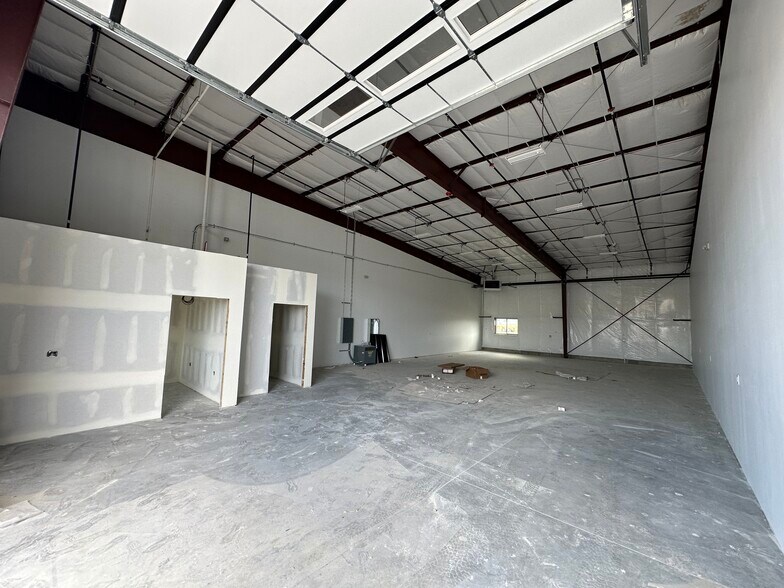 More Photos Of 3015 W Directors Row, Salt Lake City Flex For Sale