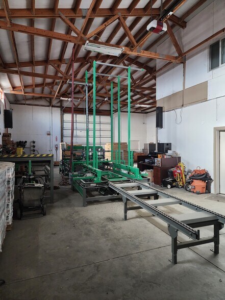 More Photos Of 335 E B Cir, Pasco Warehouse For Sale