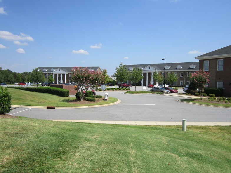 More Photos Of 114 Morlake Dr, Mooresville Medical For Lease