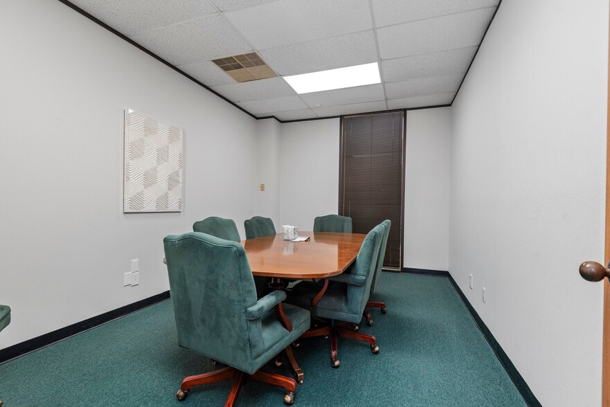 More Photos Of 1214 Stonehollow Dr, Kingwood Office For Sale