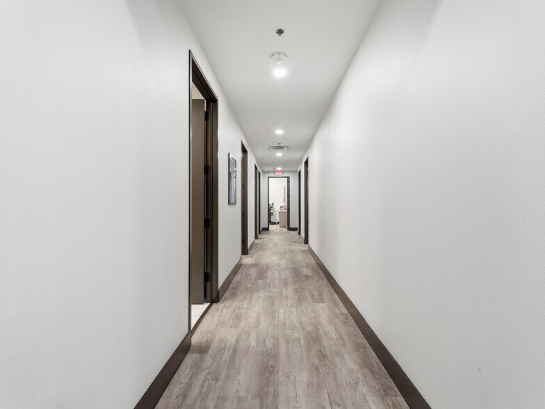 More Photos Of 6550 Naaman Forest Blvd, Garland Medical For Lease