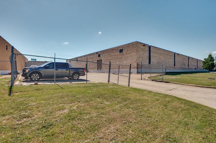 More Photos Of 1262 Viceroy Dr, Dallas Manufacturing For Lease