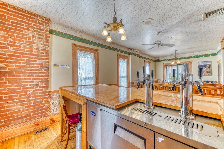 More Photos Of 512 Royal Gorge Blvd, Canon City Restaurant For Sale