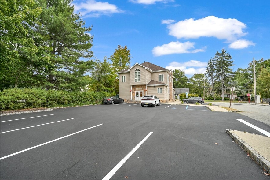 More Photos Of 21 Orchard St, Denville Medical For Lease