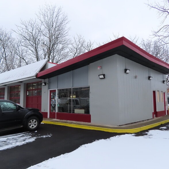 Primary Photo Of 2970-2974 E Genesee St, Syracuse Auto Repair For Sale