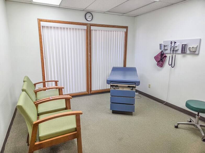 More Photos Of 1881 W Washington St, Stayton Skilled Nursing Facility For Lease