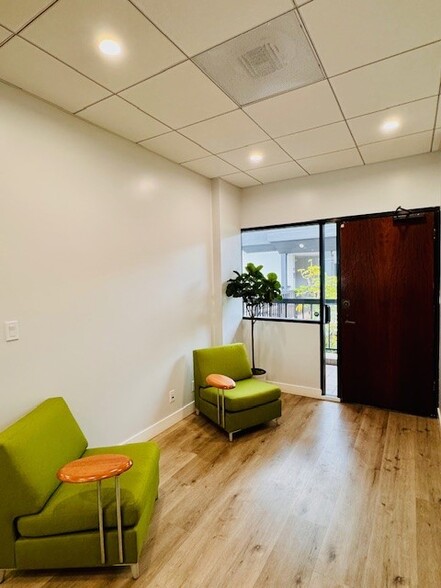 More Photos Of 11965 Venice Blvd, Los Angeles Loft Creative Space For Lease