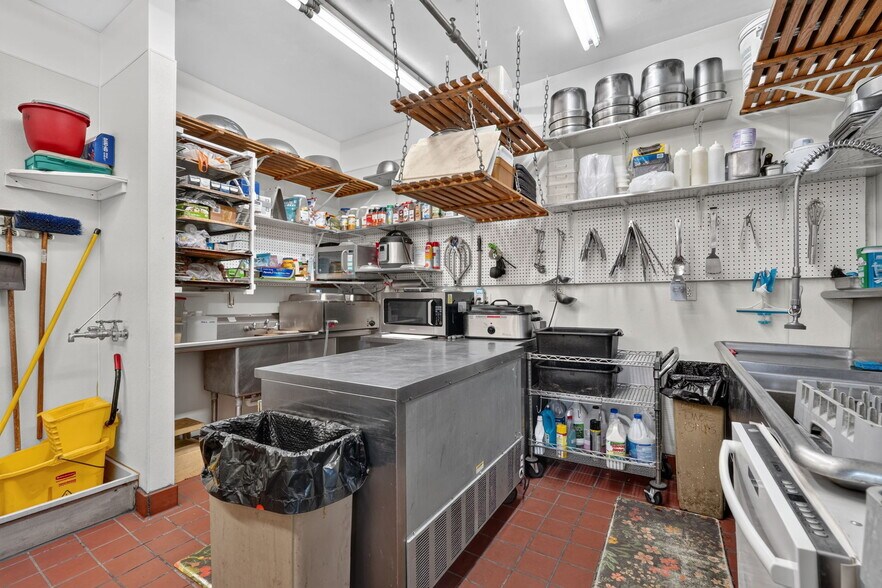 More Photos Of 615 S 1st Ave, Pocatello Restaurant For Sale