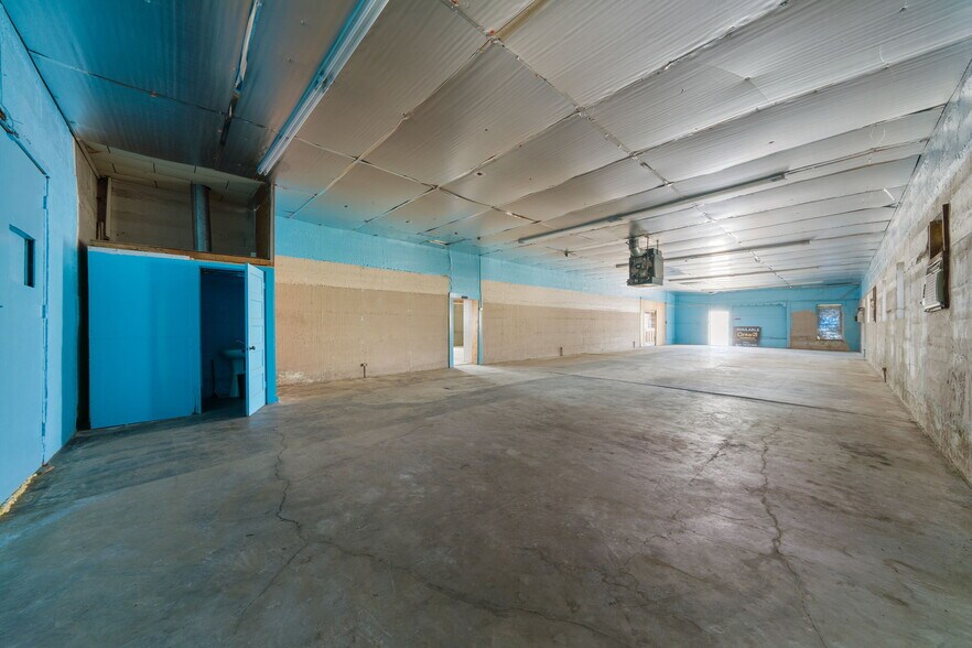 More Photos Of 1812 S Presa St, San Antonio Freestanding For Sale