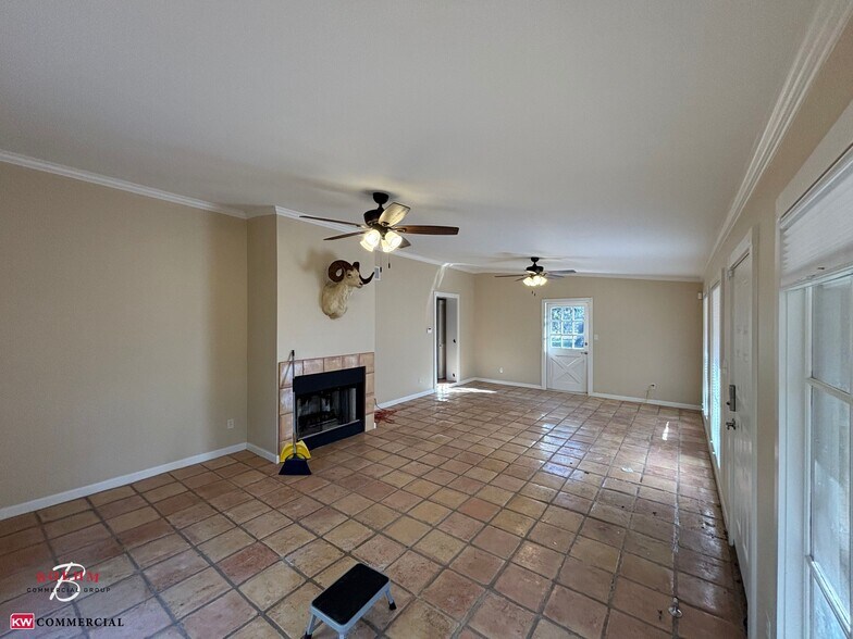 More Photos Of 39 Scenic Loop Rd, Boerne Office Residential For Lease