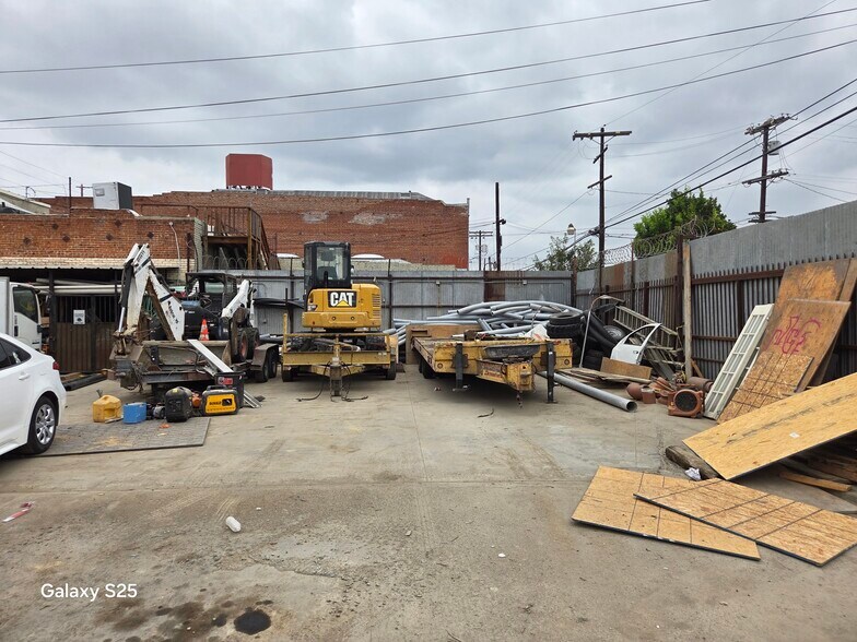 More Photos Of 4520 S Western Ave, Los Angeles General Retail For Sale