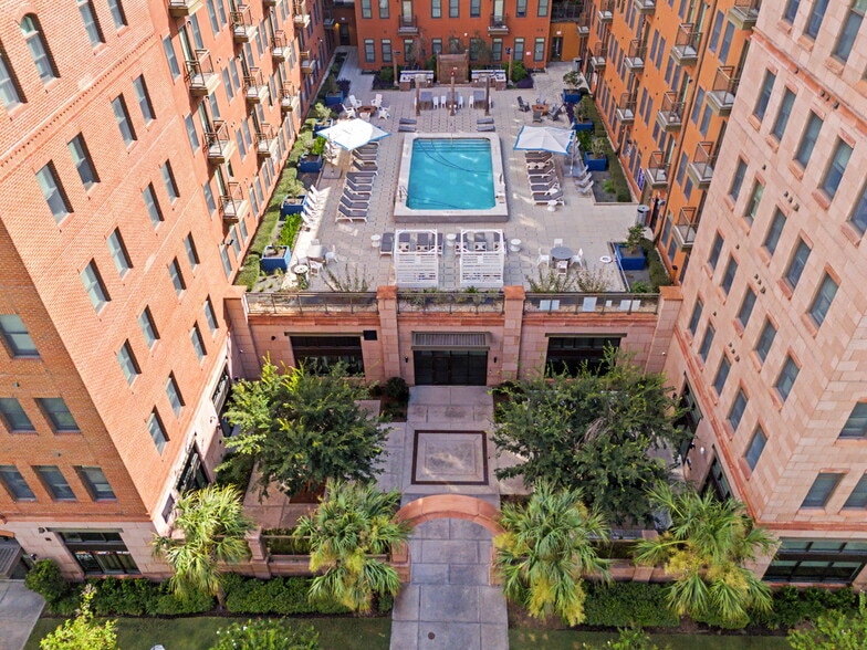 More Photos Of 630 Indian St, Savannah Apartments For Lease