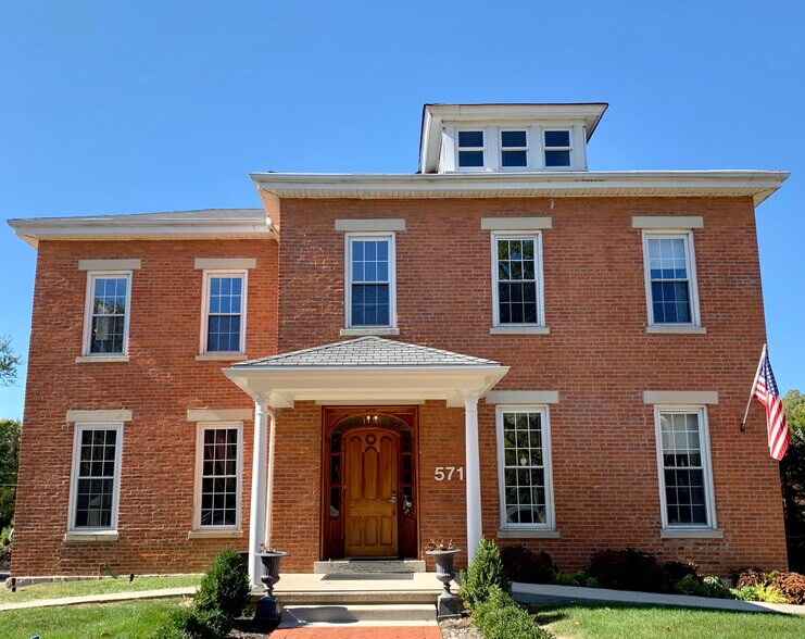 More Photos Of 571 High St, Worthington Loft Creative Space For Lease