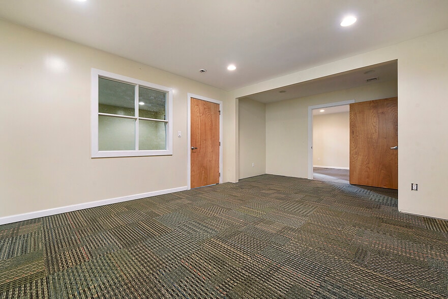 More Photos Of 5515 Penn Ave, Pittsburgh Storefront Retail Office For Sale