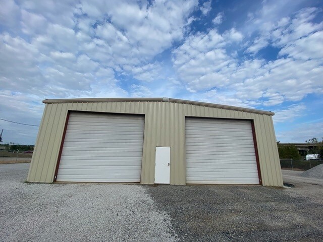 More Photos Of 57 Blackburn Dr, Byhalia Flex For Lease