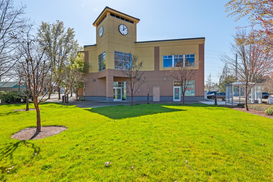 More Photos Of 4950 NE Belknap Ct, Hillsboro Office For Lease
