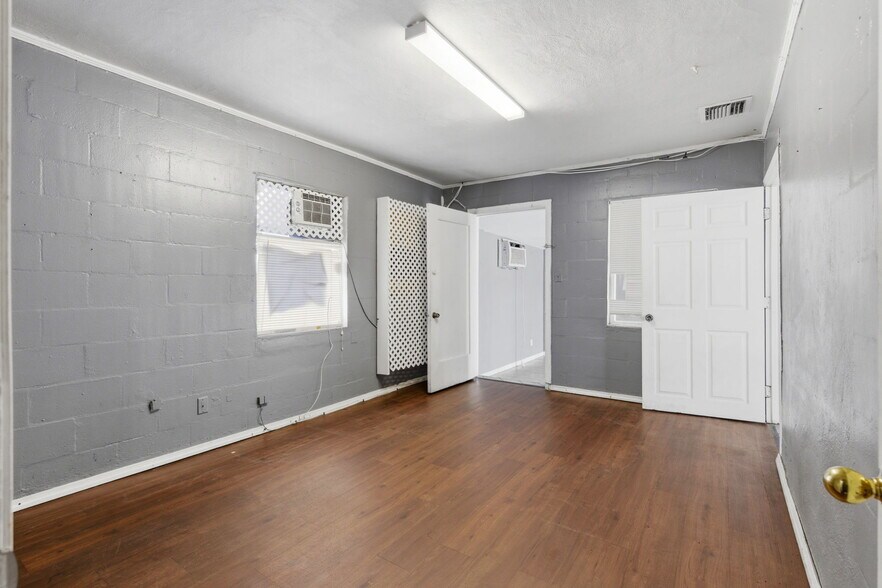 More Photos Of 8710 E Colonial Dr, Orlando Auto Dealership For Lease