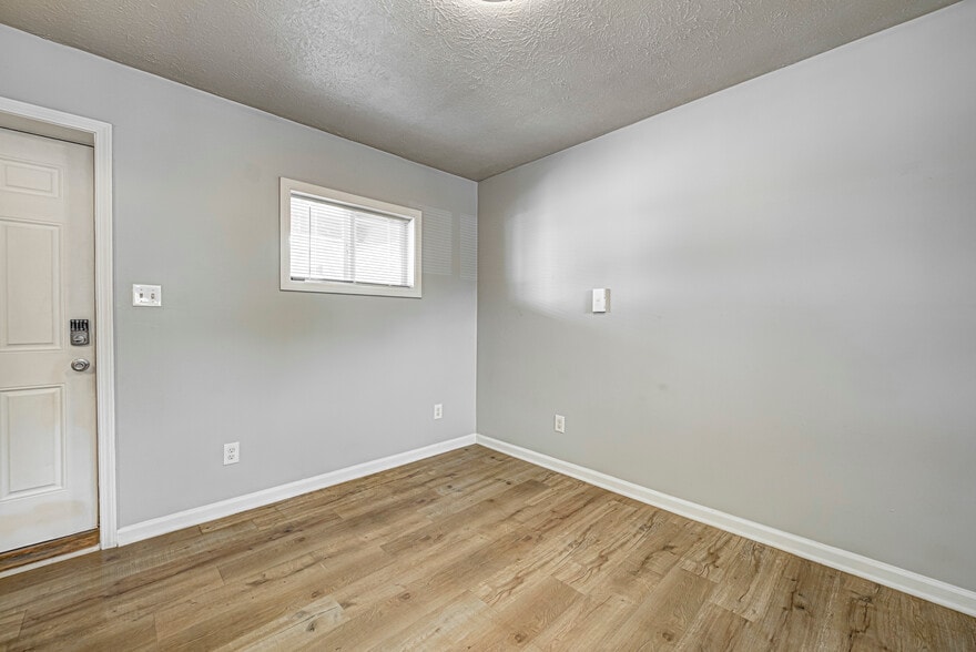 More Photos Of 10705 E Us-136, Indianapolis Apartments For Sale