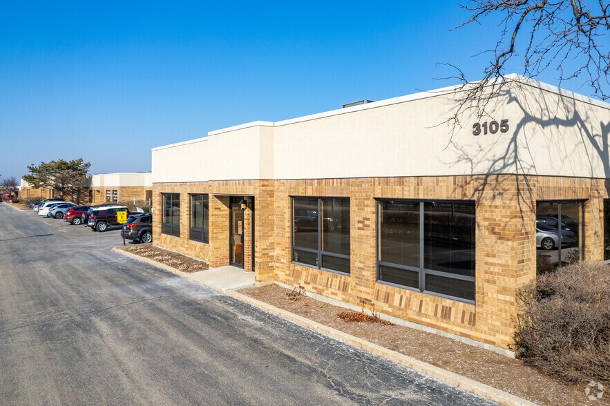 More Photos Of 3105 N Wilke Rd, Arlington Heights Medical For Lease