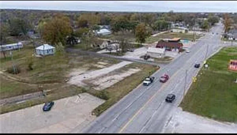 Primary Photo Of 1303 East St, Iola Service For Sale