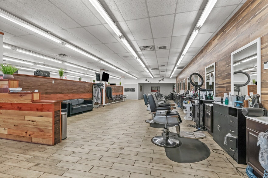 More Photos Of 680 E Market St, Akron Loft Creative Space For Sale