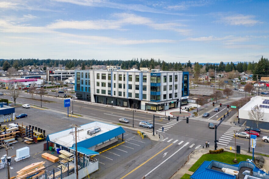 More Photos Of 18613-18685 SE Stark St, Portland Medical For Lease