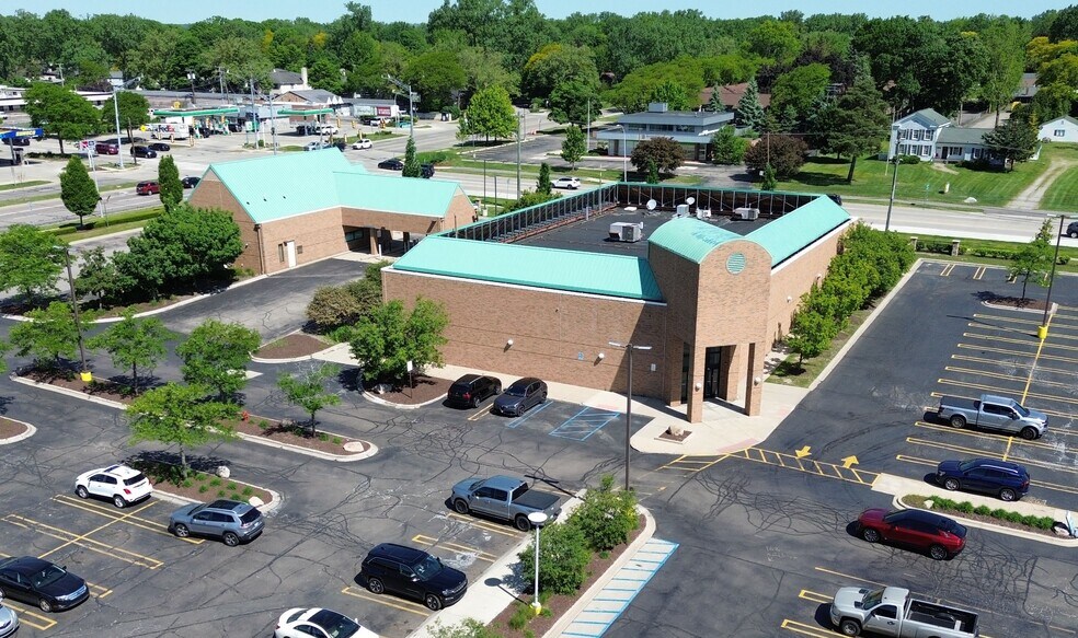 More Photos Of 19715-19855 W Twelve Mile Rd, Southfield Unknown For Lease