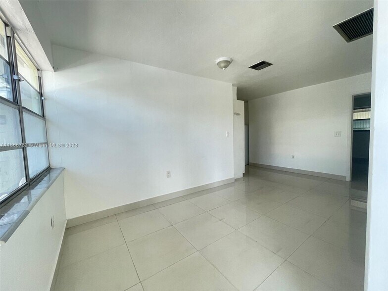 More Photos Of 213 SE Park St, Dania Apartments For Sale