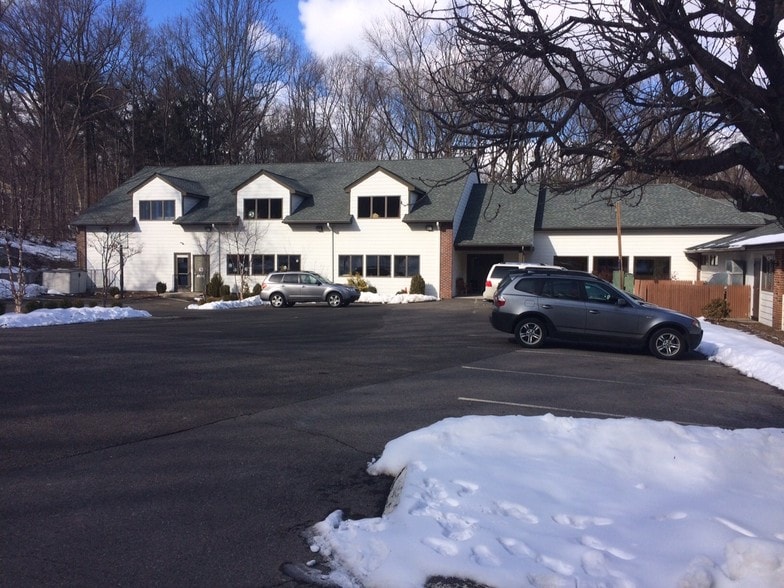 More Photos Of 2 Scofieldtown Rd, Stamford Religious Facility For Sale