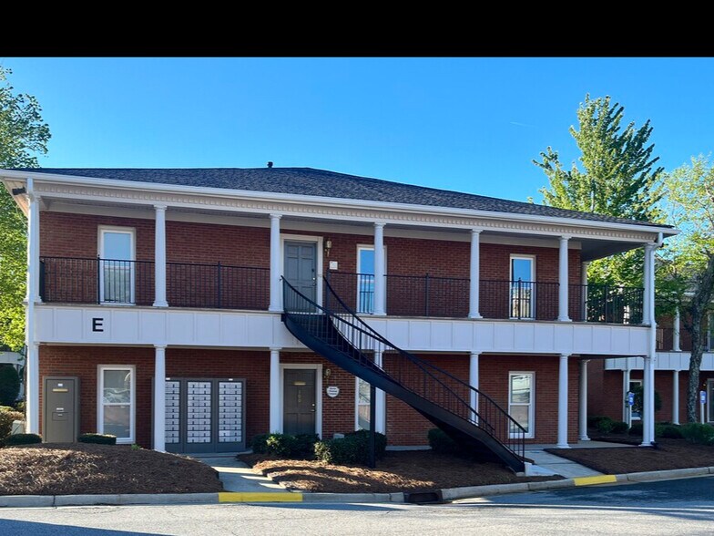 More Photos Of 2386 Clower St, Snellville Unknown For Lease