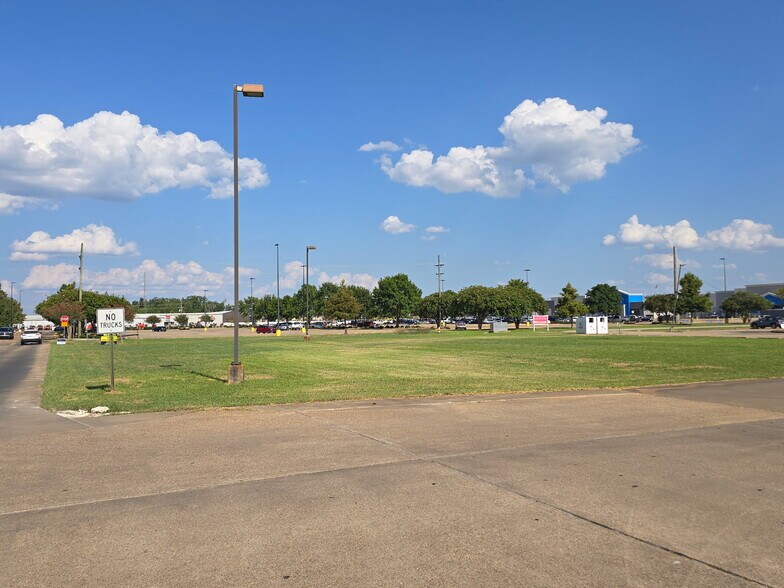 More Photos Of 6505 Coliseum Blvd, Alexandria Land For Sale