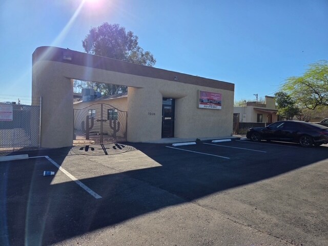 Primary Photo Of 1026 N Columbus Blvd, Tucson Light Manufacturing For Sale