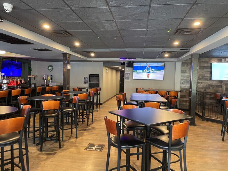 More Photos Of 17265 S Oak Park Ave, Tinley Park Office For Lease